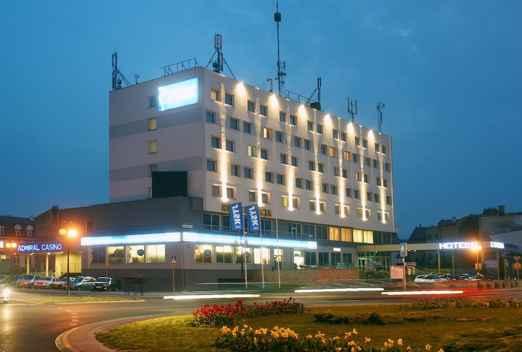 Hotel Kamena เฮลม์ ภายนอก รูปภาพ