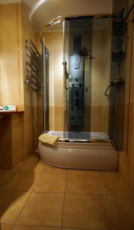 Hotel Kamena เฮลม์ ภายนอก รูปภาพ
