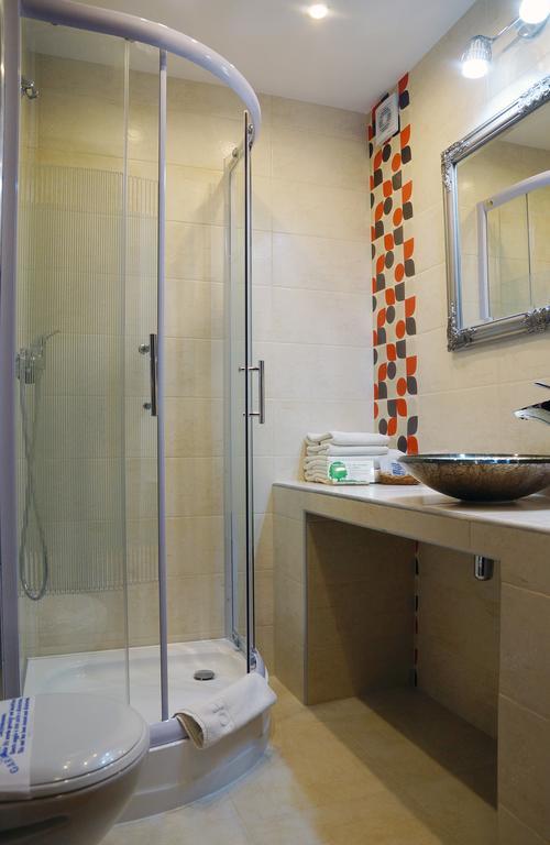 Hotel Kamena เฮลม์ ภายนอก รูปภาพ