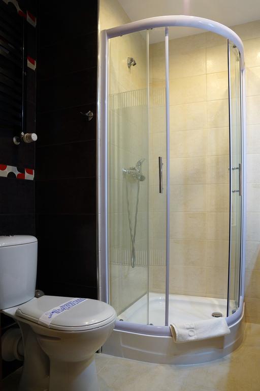 Hotel Kamena เฮลม์ ภายนอก รูปภาพ