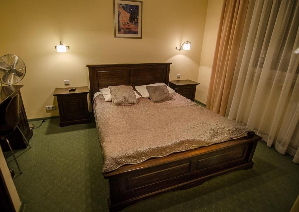 Hotel Kamena เฮลม์ ภายนอก รูปภาพ